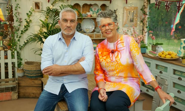 Paul and Prue prepare to judge the semi-final bakes.