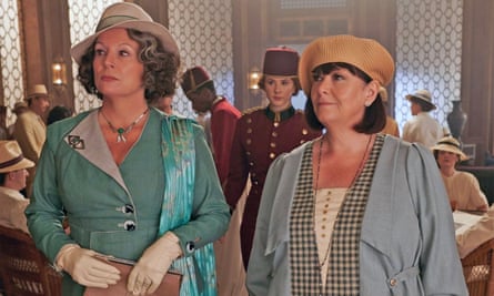 Jennifer Saunders and Dawn French in Death on the Nile, 2022.