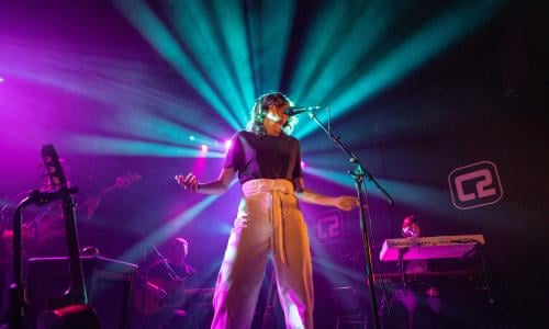 Aldous Harding Review Conundrums You Can Dance To Music The Guardian