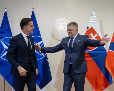 Fico reaches to embrace Rutte