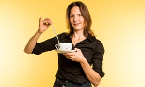 Holding thermometer in hot tea. Helen Czerski Scientist