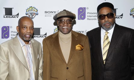 Leon Huff, left, and Kenneth Gamble, right, the co-founders of the Philly soul sound, with Billy Paul at a gala night in 2008.