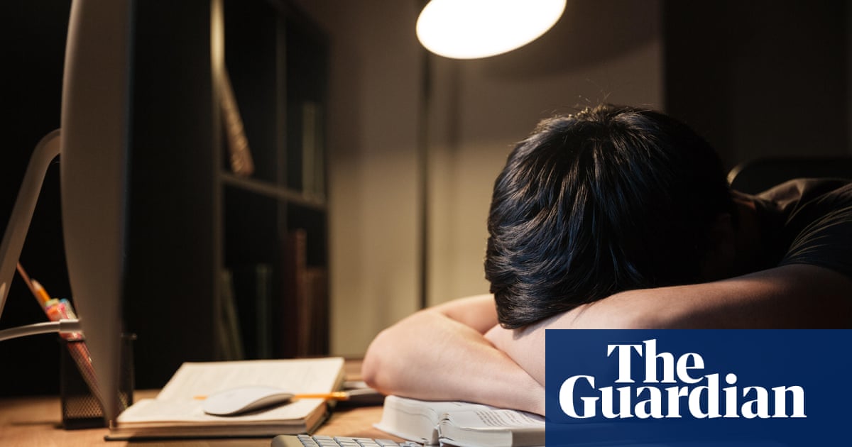 ‘Exhausted’ medical students in England struggle to qualify amid financial woes