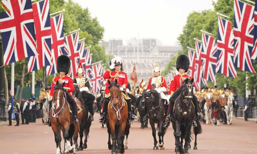 Desfile militar durante la competencia Platinum Jubilee.