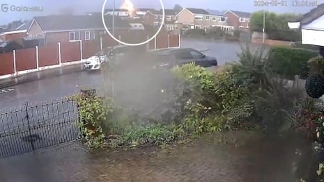  Explosion caught by lightning caught on doorbell camera – video