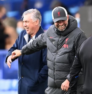 Ancelotti and Klopp shake hands before the match