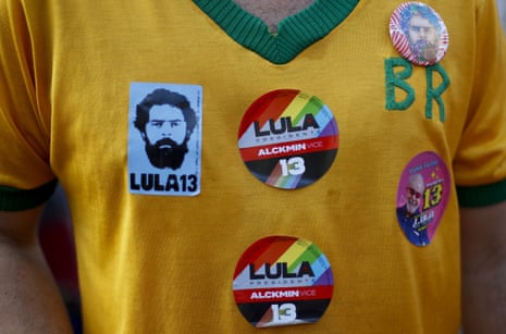 A Brazilian shirt featuring stickers of Luiz Inácio Lula da Silva