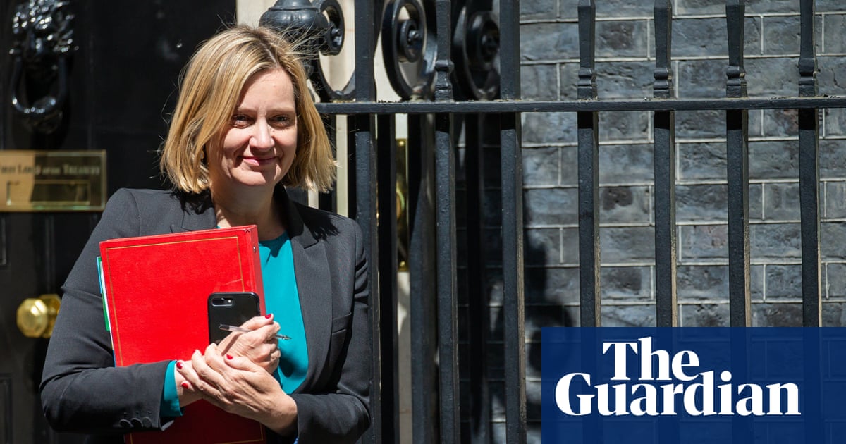 Amber Rudd drops opposition to no-deal Brexit