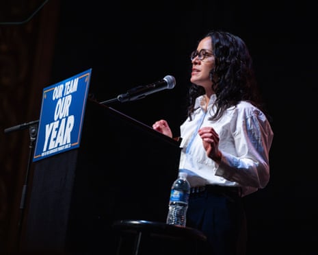 Primarias en vivo de Nueva York: dos aliados de Mamdani aseguran nominaciones demócratas y heredero de Kennedy pierde ante confeso empollón
