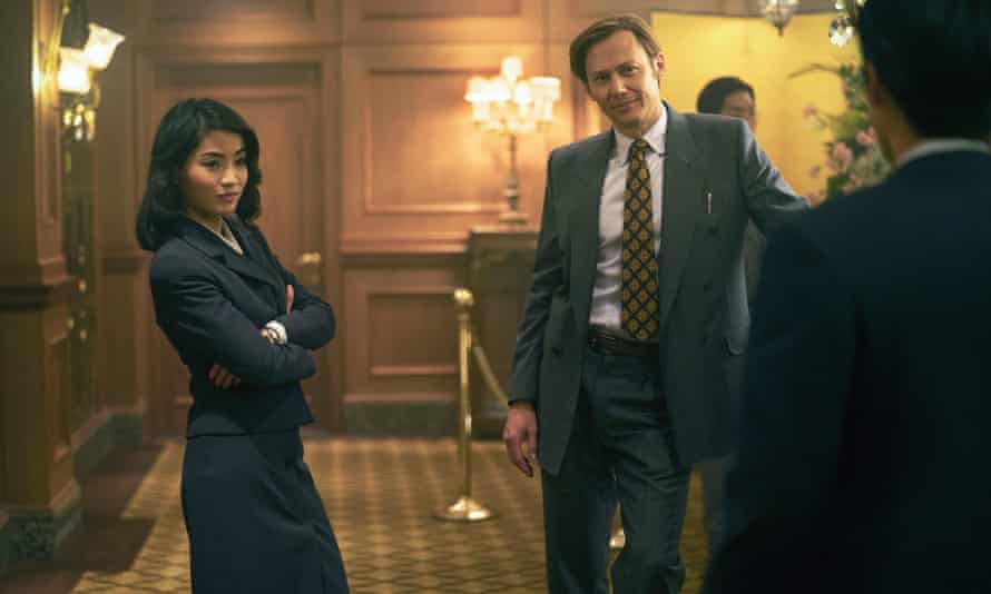 안나 사와이와 지미 심슨은 파칭코를 입는다