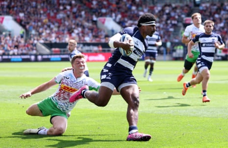 Kalaveti Ravouvou scores a try against Harlequins