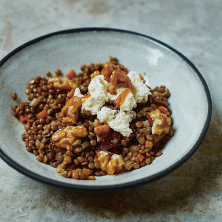 Lentils and goat’s cheese with caramelised walnuts.