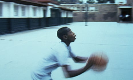 Hoop Dreams review – basketball doc slam-dunks the power of hope ...