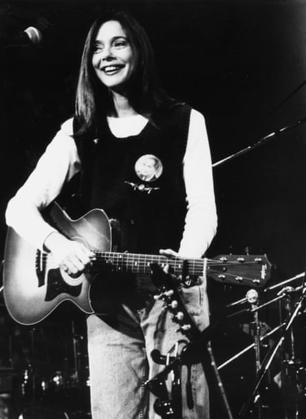 Nanci Griffith on stage in Los Angeles in 1994.