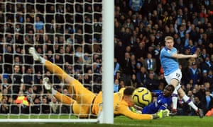Kevin De Bruyne of Manchester City hits a shot wide .