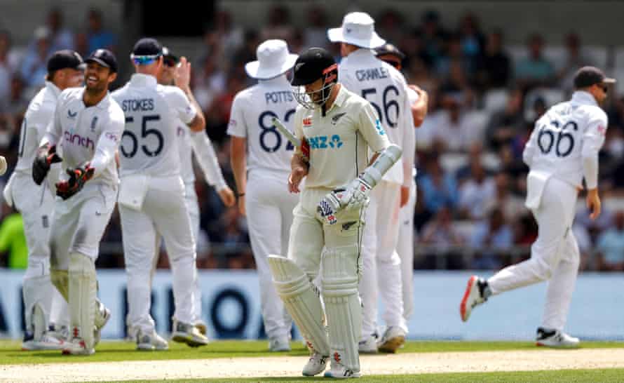 Kane Williamson walks for 31.