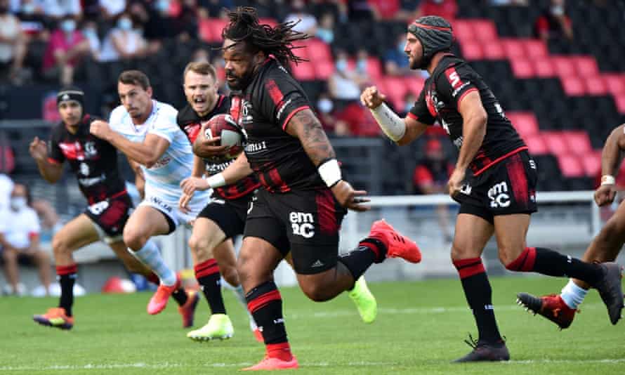 Bastareaud on the charge … for Lyon, back in France.