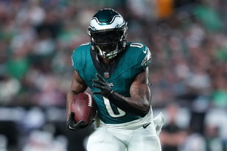 D'Andre Swift: the homecoming king behind the Eagles' undefeated start, NFL