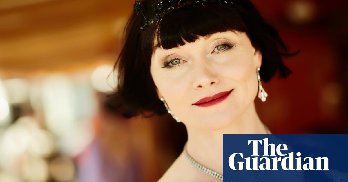 Photos of essie davis