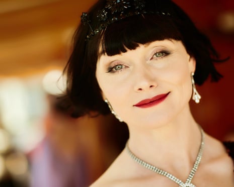essie davis fish net fress Miss Fisher's Murder Mysteries (TV) 10x8 Photo: Photographs Discover 67 Essie Davis and