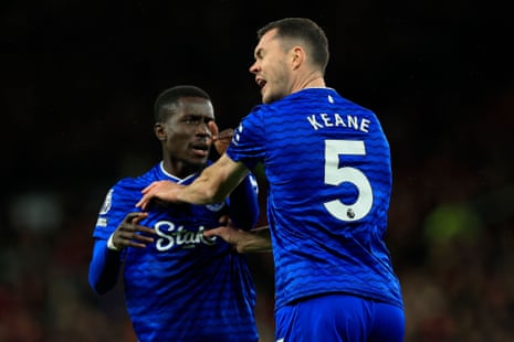 Idrissa Gueye of Everton hits out at Michael Keane.