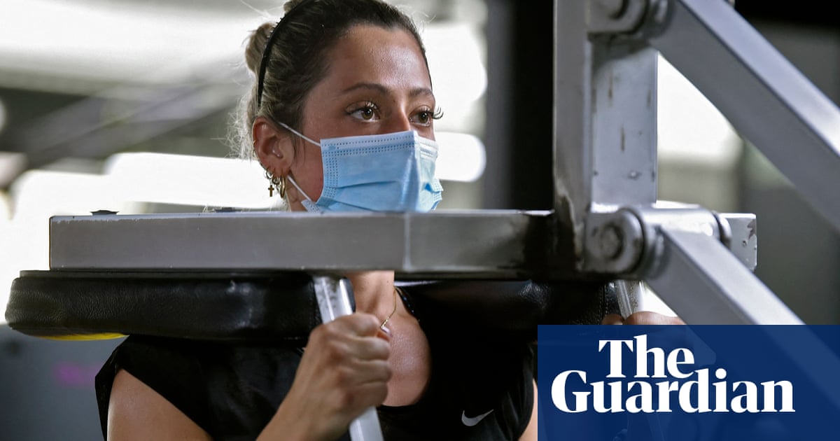 Face masks safe to use during intense exercise, research suggests