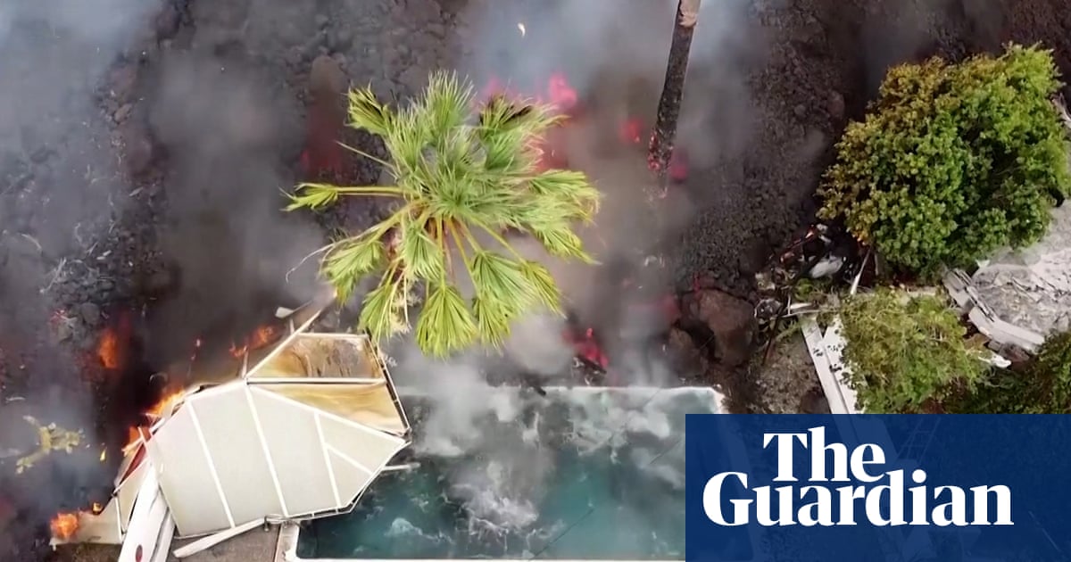 Lava fills swimming pool as La Palma eruption continues – video