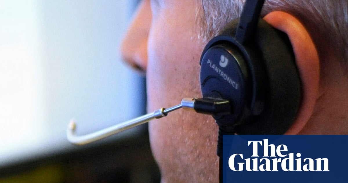 Bavarian pensioner lays trap to catch phone fraudsters after his gold