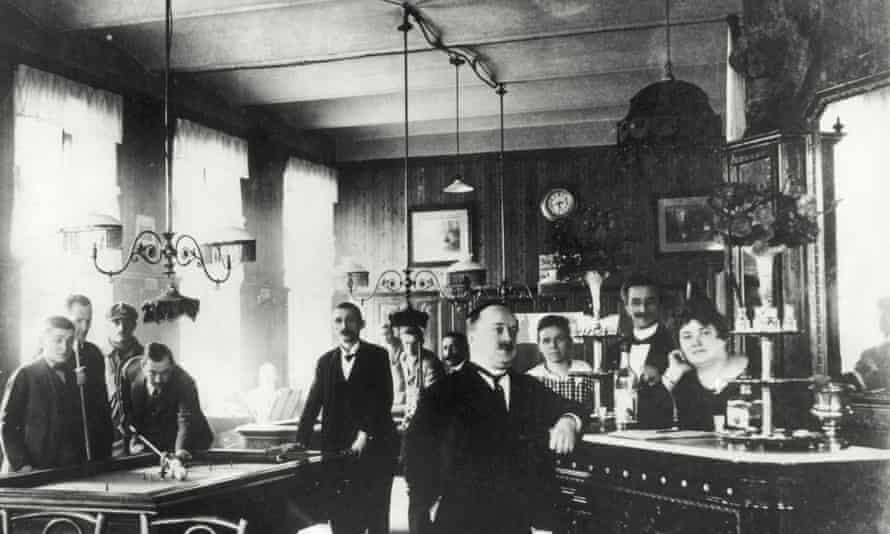 Suburban coffee house in Rudolfsheim, Vienna, around 1890