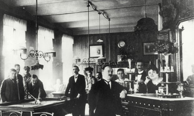 Suburban coffeehouse in Rudolfsheim, Vienna, circa 1890
