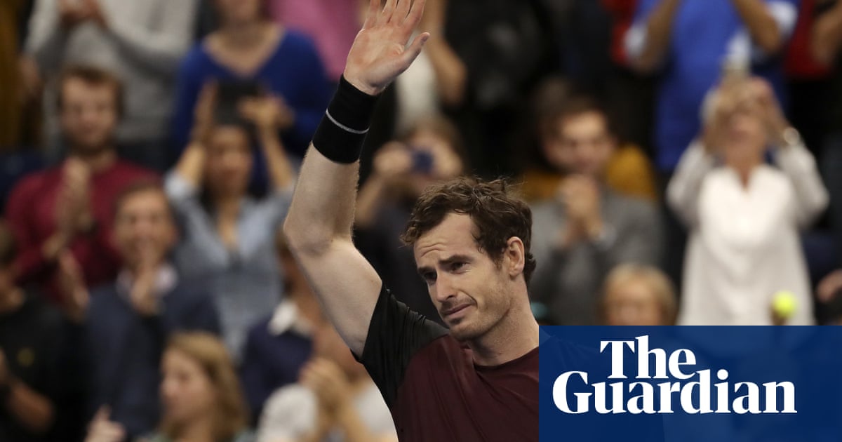 Tearful Andy Murray wins first singles title since returning from injury