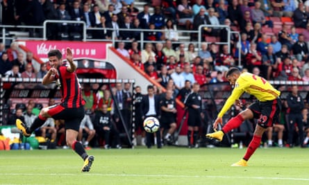 Étienne Capoue scores Watford’s second goal from 25 yards.