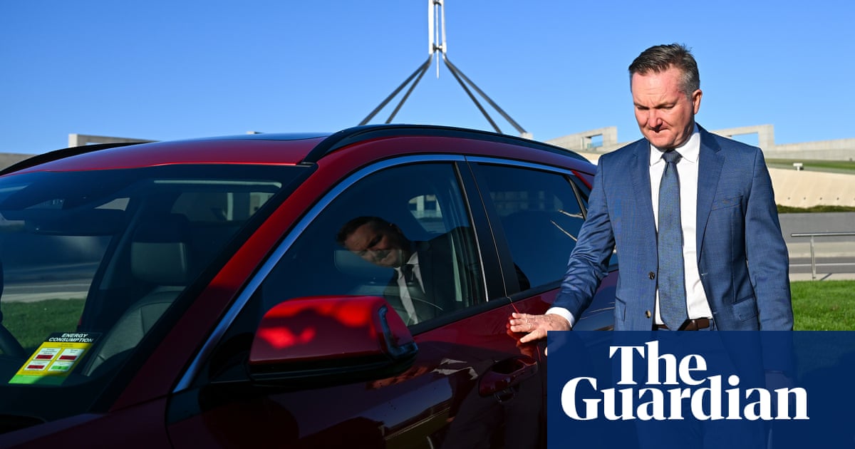 Labor’s fuel efficiency standards mean all new cars could be EVs by 2035, industry group says | Electric vehicles