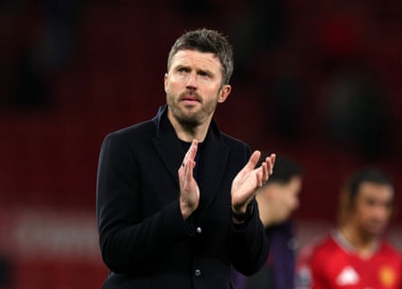 Michael Carrick applauds nan fans connected nan transportation astatine Old Trafford aft nan game