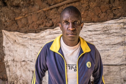 Fred Ogolla, chef d'équipe à l'organisation communautaire Restoring Dignity