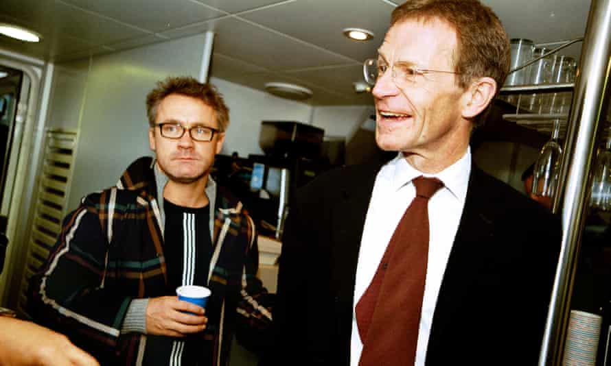 Nicholas Serota with Damien Hirst in 2003.