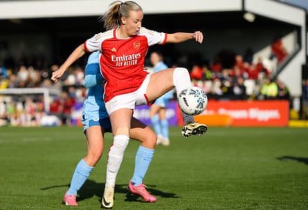 Beth Mead in action for Arsenal against Manchester City in the FA Cup this month