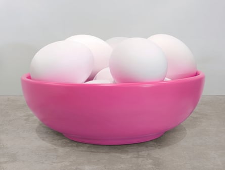 Bowl with Eggs (Pink), 1994-2009 © Jeff Koons