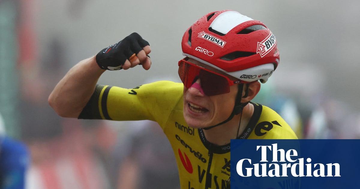 Vuelta a Espana: Jonas Vingegaard recovers from crash to win stage two