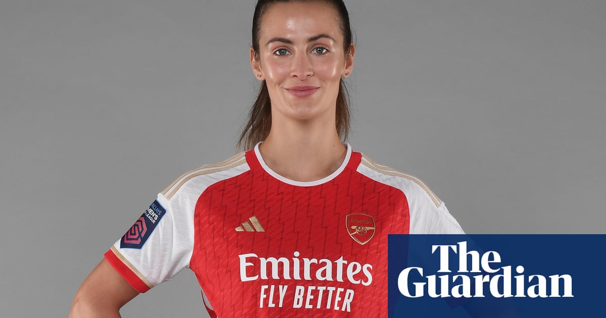 Десен бек с 39 мача се присъединява към Северна Каролина