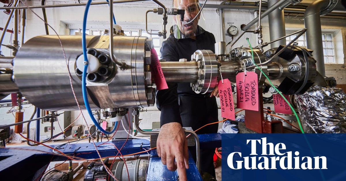 'They said we were eccentrics': the UK team developing clean aviation fuel