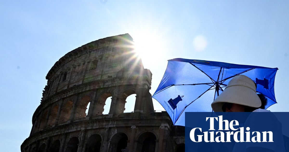 Italian guide collapses and dies while leading tour in Colosseum amid searing heat