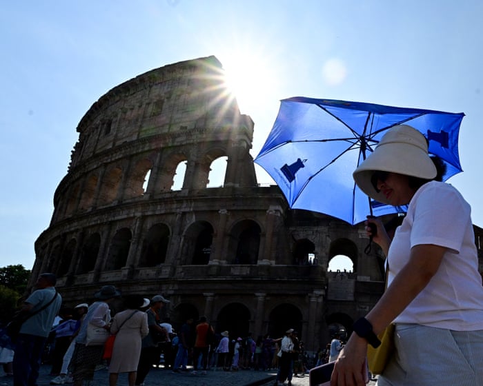 Italian guide collapses and dies while leading tour in Colosseum amid searing heat