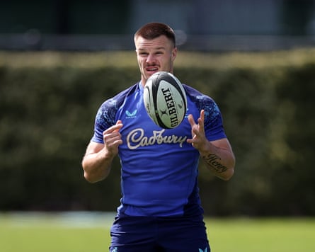 Isaac Henry trains with the Wallabies in Auckland