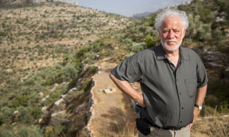 Michael Ondaatje’s The English Patient is on the shortlist for the best Booker winner.