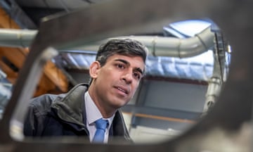 Rishi Sunak visits BAE Systems, Submarines Academy for Skills and Knowledge, in Barrow-in-Furness<br>Britain's Prime Minister Rishi Sunak visits BAE Systems, Submarines Academy for Skills and Knowledge, in Barrow-in-Furness, Cumbria, Britain March 25, 2024. Danny Lawson/Pool via REUTERS