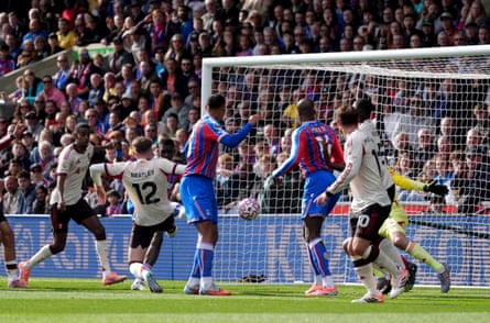 Ismaïla Sarr fires Crystal Palace into an early lead