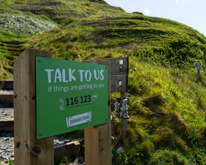 Samaritans helpline volunteers could quit if plans to close branches go ahead, say local directors