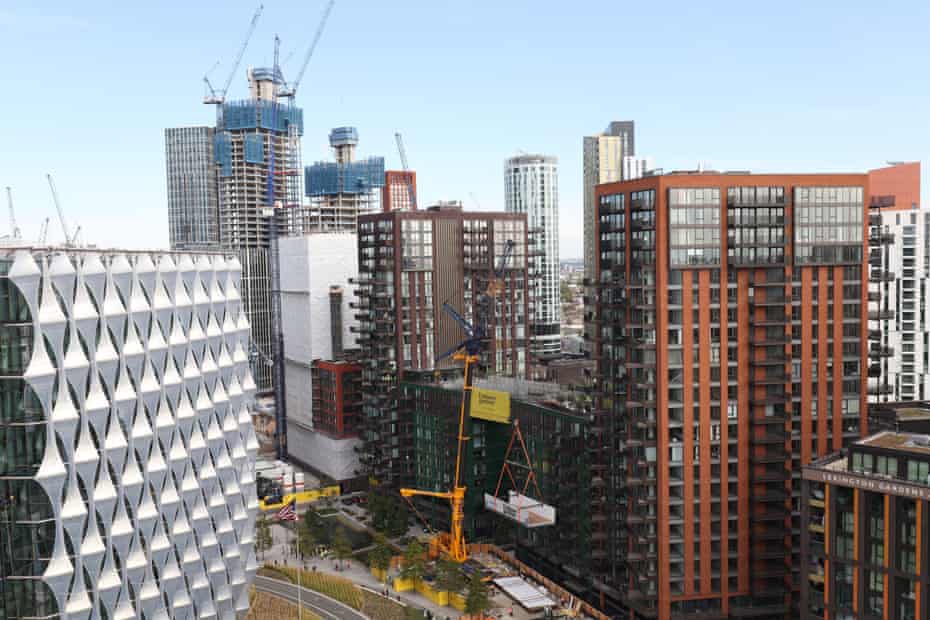 The Sky Pool being installed at Embassy Gardens, London