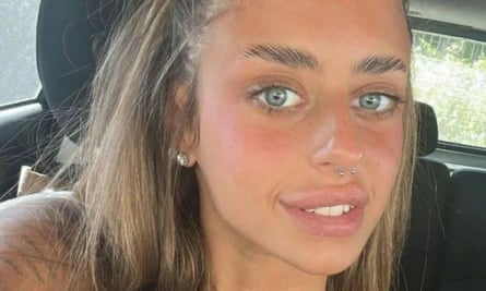 Mia Schem, 21